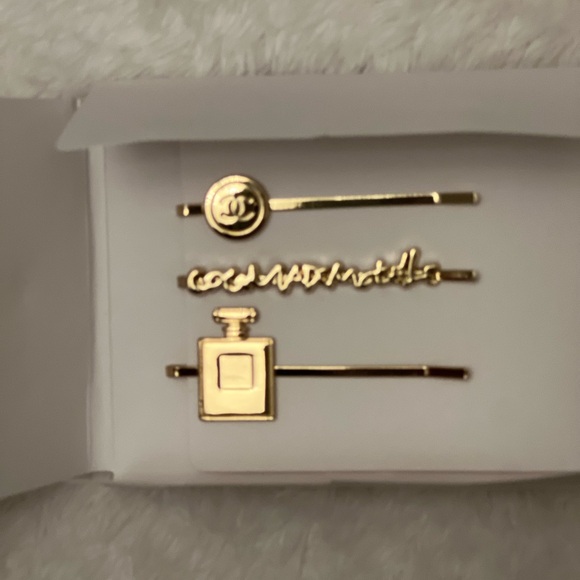 Chanel Hair Pins 💗 - Picture 2 of 5